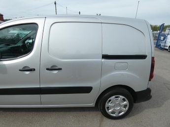 Peugeot Partner BlueHDi 854 SE