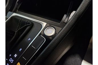 Volkswagen Golf TSI R