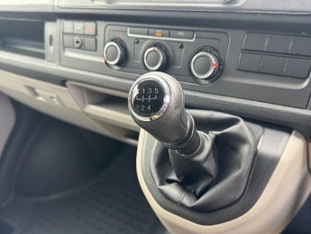 Volkswagen Transporter T6 T30 102 SWB