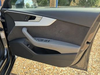 Audi A4 TFSI S line Quattro