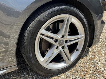 Audi A4 TFSI S line Quattro