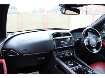 Jaguar F-PACE D180 R-Sport
