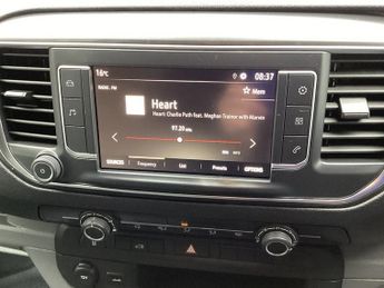 Vauxhall Vivaro Turbo D 3100 Dynamic LWB L/R A/C Euro 6 **NO VAT**