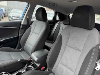 Hyundai i30 1.6 SE Hatchback 5dr Petrol Auto Euro 6 (120 ps)