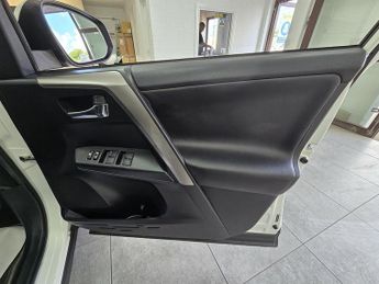 Toyota RAV4 VVT-h Excel
