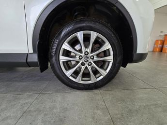 Toyota RAV4 VVT-h Excel