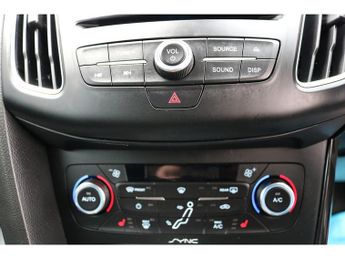 Ford Focus T EcoBoost Titanium X