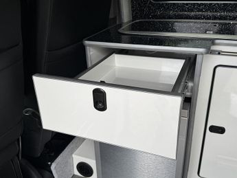 Volkswagen Transporter T6.1 T32 150 4 Motion LWB