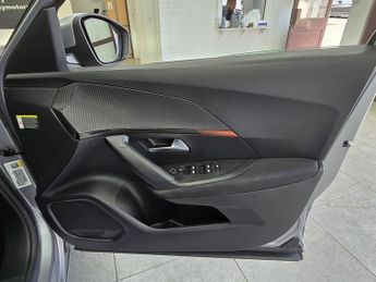 Peugeot E-2008 Active Premium