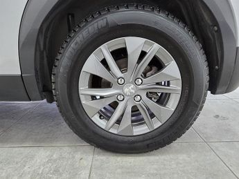 Peugeot E-2008 Active Premium