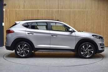 Hyundai TUCSON 2.0 CRDi MHEV Premium SE SUV 5dr Diesel Hybrid Auto 4WD Euro 6 (