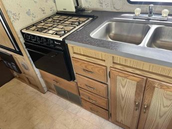 Chevrolet Winnebago Motorhome 5 2dr Motorhome Automatic diesel