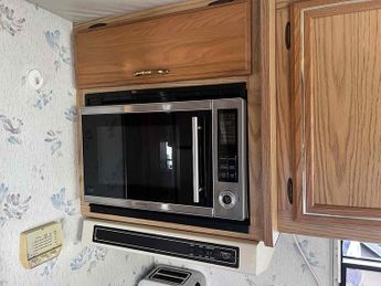 Chevrolet Winnebago Motorhome 5 2dr Motorhome Automatic diesel