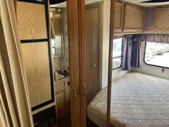 Chevrolet Winnebago Motorhome 5 2dr Motorhome Automatic diesel