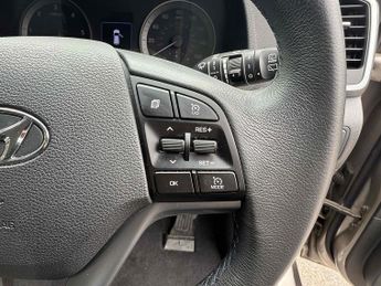 Hyundai TUCSON 1.7 CRDi Blue Drive SE Nav SUV 5dr Diesel DCT Euro 6 (s/s) (141 