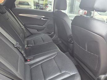 Hyundai i40 1.7 CRDi Premium Estate 5dr Diesel Auto Euro 5 (136 ps)