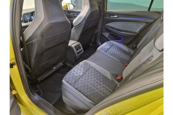 Volkswagen Golf eTSI MHEV R-Line