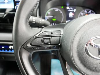 Toyota Yaris VVT-h Icon