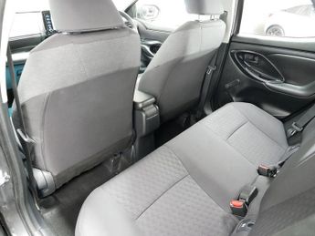 Toyota Yaris VVT-h Icon