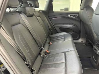 Audi Q4 e-tron Edition 1