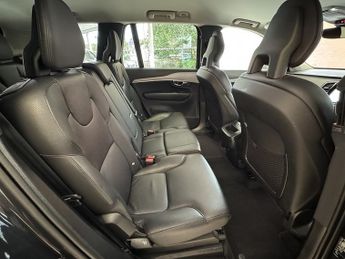 Volvo XC90 B5 MHEV Momentum