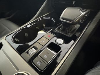 Volkswagen Touareg TDI V6 R-Line Tech