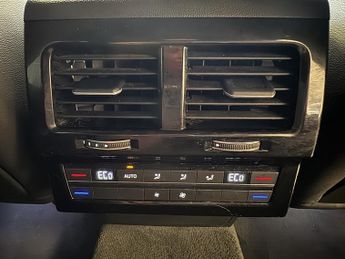Volkswagen Touareg TDI V6 R-Line Tech