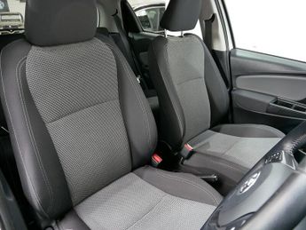 Toyota Yaris VVT-h Icon
