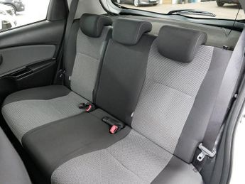 Toyota Yaris VVT-h Icon