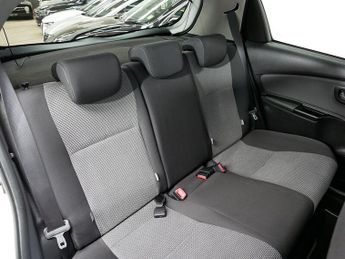 Toyota Yaris VVT-h Icon