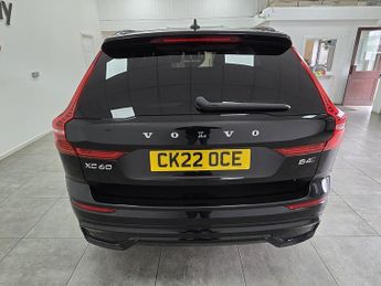 Volvo XC60 B4 MHEV R-Design