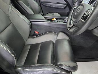 Volvo XC60 B4 MHEV R-Design