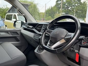 Volkswagen Transporter T6.1 T30 150 DSG SWB