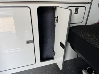 Volkswagen Transporter T6.1 T30 150 DSG SWB