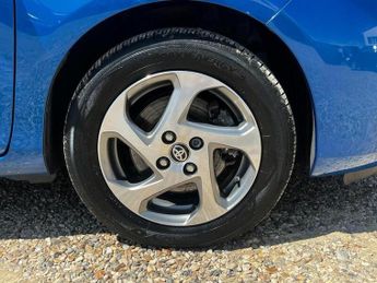 Toyota Yaris HYBRID ICON