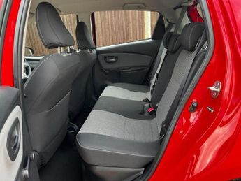 Toyota Yaris HYBRID ICON