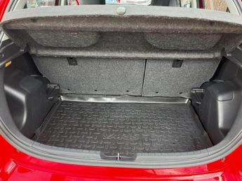 Toyota Yaris HYBRID ICON
