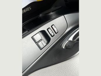 Toyota Yaris VVT-I ICON TECH