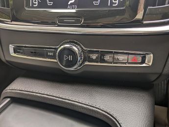Volvo V90 B4 MHEV Momentum