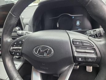 Hyundai KONA 64kWh Premium SE SUV 5dr Electric Auto (7kW Charger) (204 ps)