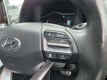 Hyundai KONA 64kWh Premium SE SUV 5dr Electric Auto (7kW Charger) (204 ps)