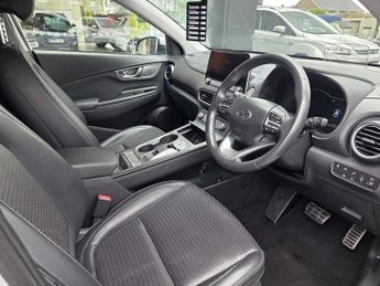 Hyundai KONA 64kWh Premium SE SUV 5dr Electric Auto (7kW Charger) (204 ps)
