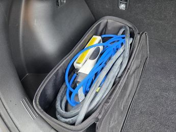 Hyundai KONA 64kWh Premium SE SUV 5dr Electric Auto (7kW Charger) (204 ps)