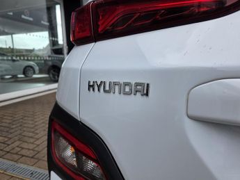 Hyundai KONA 64kWh Premium SE SUV 5dr Electric Auto (7kW Charger) (204 ps)