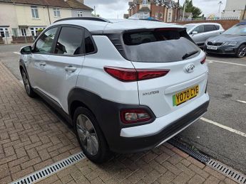 Hyundai KONA 64kWh Premium SE SUV 5dr Electric Auto (7kW Charger) (204 ps)