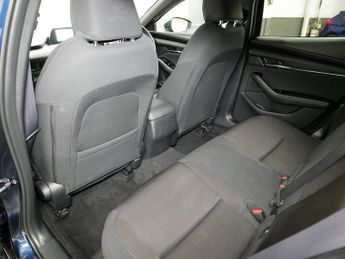 Mazda Mazda3 SKYACTIV-G MHEV Sport Lux