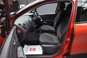 Renault Captur 1.2 TCe ENERGY Dynamique Nav SUV 5dr Petrol Auto Euro 6 (s/s) (1