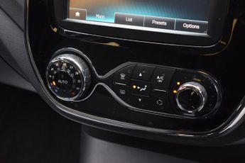 Renault Captur 1.2 TCe ENERGY Dynamique Nav SUV 5dr Petrol Auto Euro 6 (s/s) (1