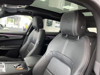 Jaguar F-PACE P400e R-Dynamic SE