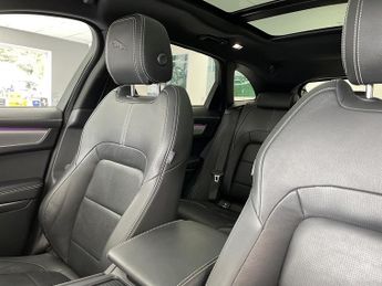 Jaguar F-PACE P400e R-Dynamic SE
